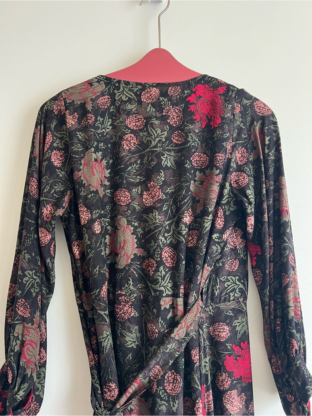 Natalie Martin Kate Long Sleeve Maxi Dress in Lehua Black - Picture 11 of 16